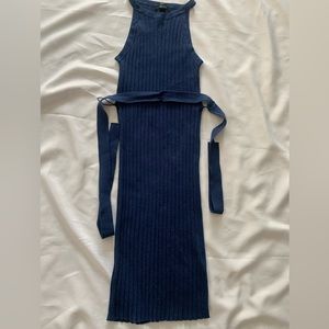 Blue dress with waist tie
